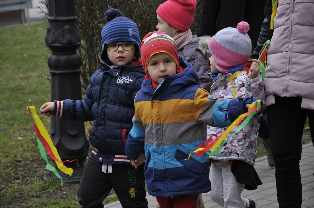 Przedszkolaki pożegnały dzisiaj zimę i powitały nową porę roku