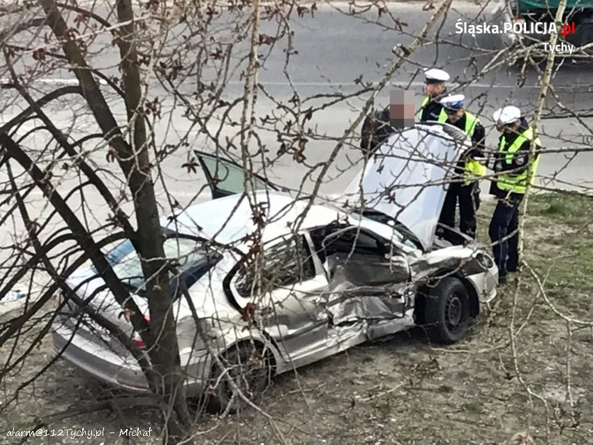 Wypadek podczas zawracania w Tychach
