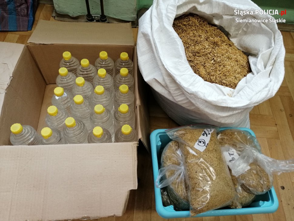 Policjanci przejęli nielegalny tytoń i alkohol