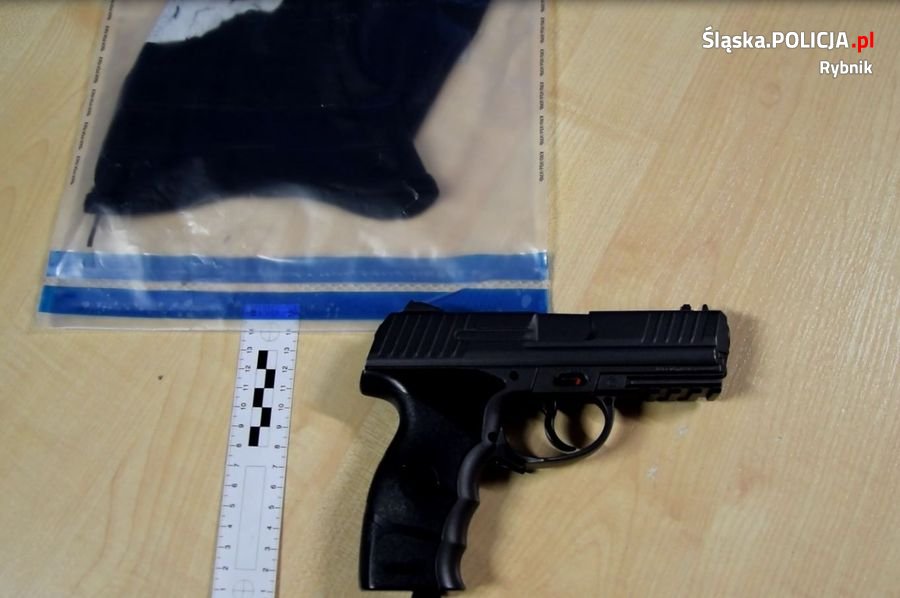 Napastnik w kominiarce napadł na jeden z rybnickich sklepów. Mężczyzna został zatrzymany!