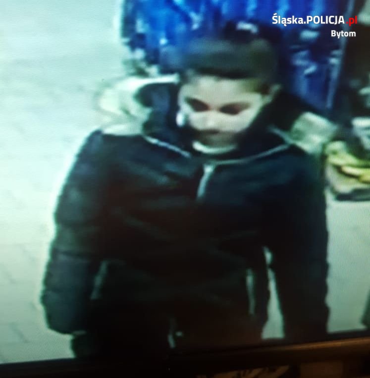 Rozpoznajesz kobietę? Ukradła torebkę 67-latce w Bytomiu