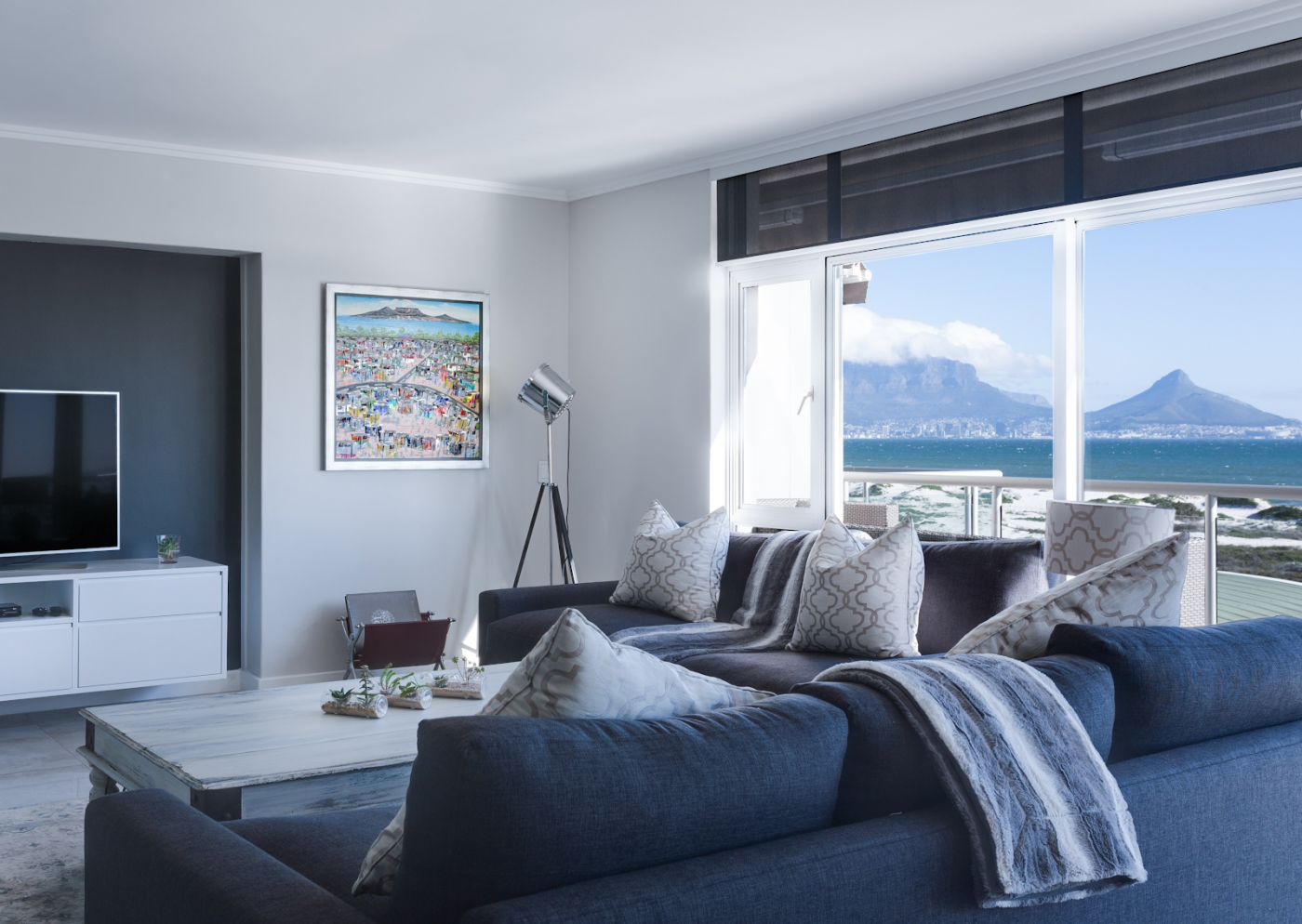 Rodzaje osłon przeciwsłonecznych do okien panoramicznych