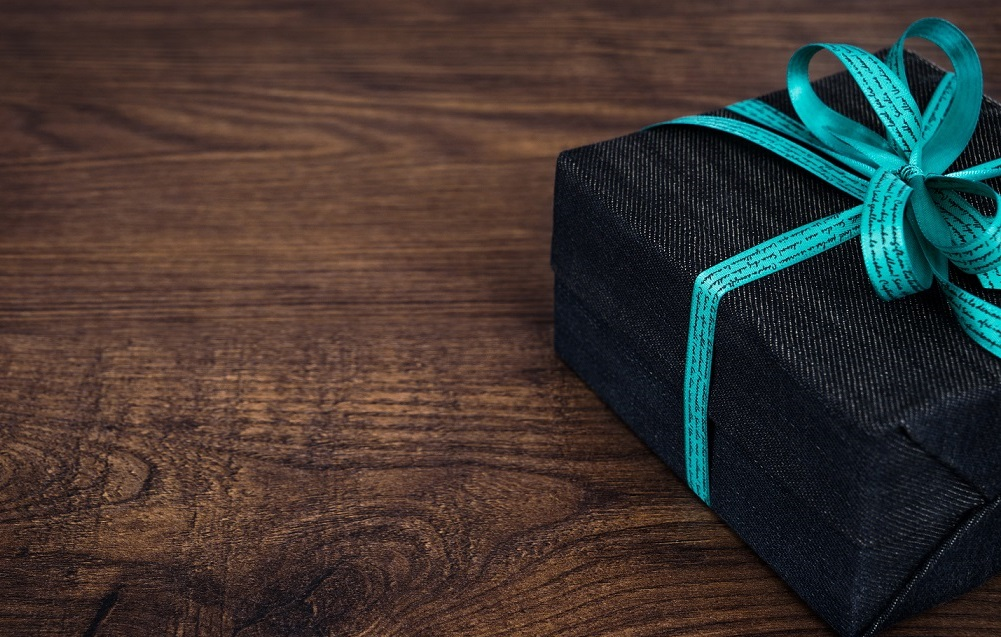 Nie masz pomysłu na prezent dla niego? Pomyśl o pieniądzach...