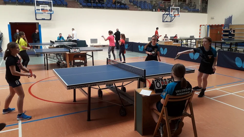 Dziewczęta z SP nr 13 pierwsze w Półfinale Wojewódzkim Igrzysk Dzieci w tenisie stołowym