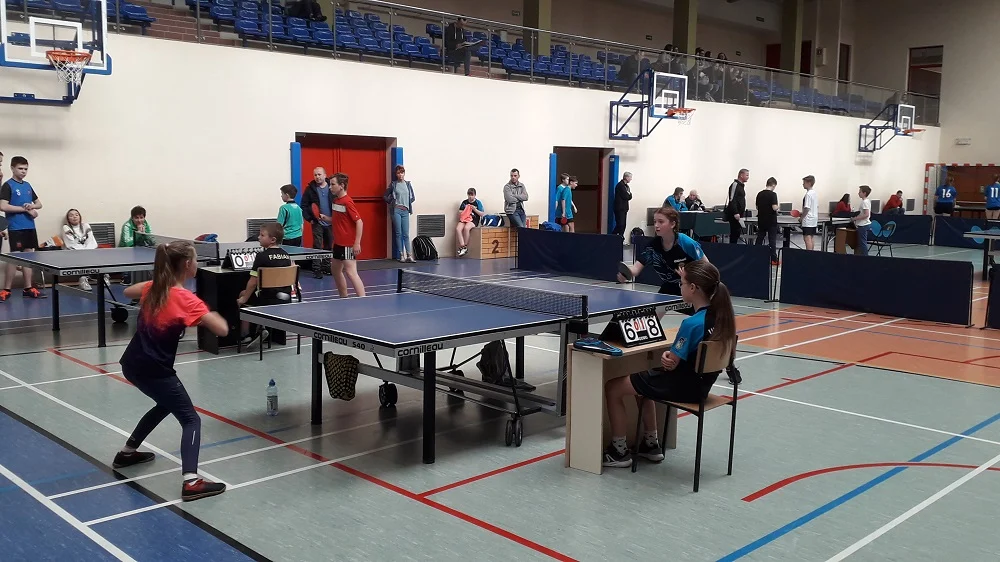 Dziewczęta z SP nr 13 pierwsze w Półfinale Wojewódzkim Igrzysk Dzieci w tenisie stołowym