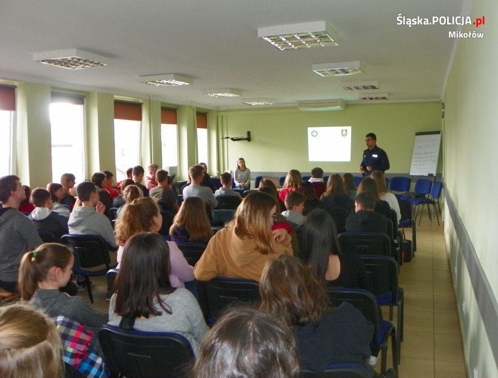 Policjanci na XX Jubileuszowej Regionalnej Edycji Powiatowej Młodzieżowej Szkoły Liderów