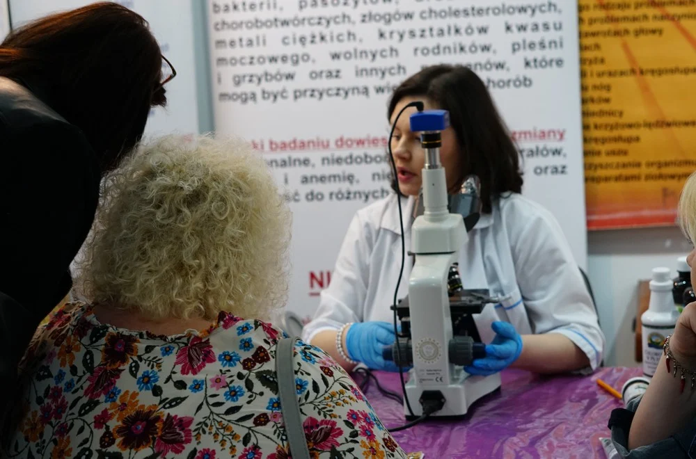49_targi_blizej_zdrowia_blizej_natury_zywa_kropla_krwi