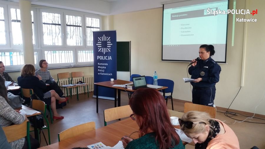 Policjanci szkolili nauczycieli by zapewnić bezpieczeństwo dzieciom