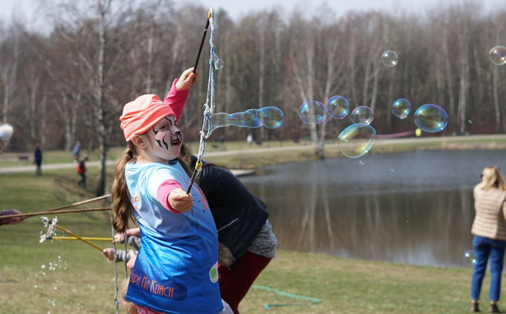 bieg_damy_rade_katowice_zabawa_dzieci