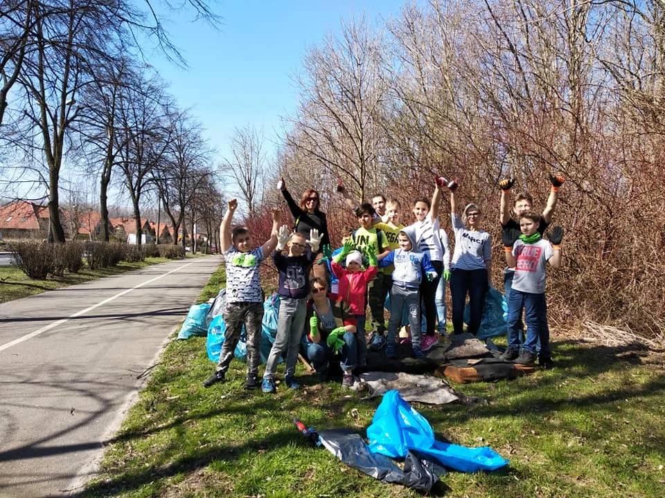 Społecznicy sprzątali Świętochłowice - Trashtag challange