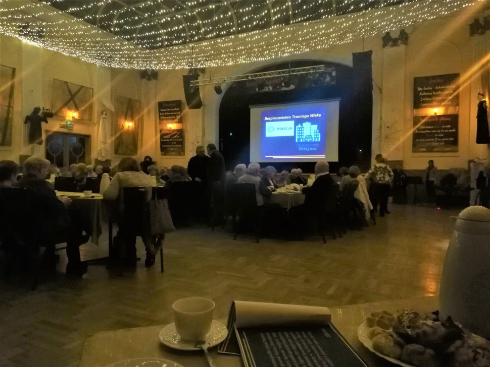 Chorzowscy policjanci w trosce o bezpieczeństwo seniorów