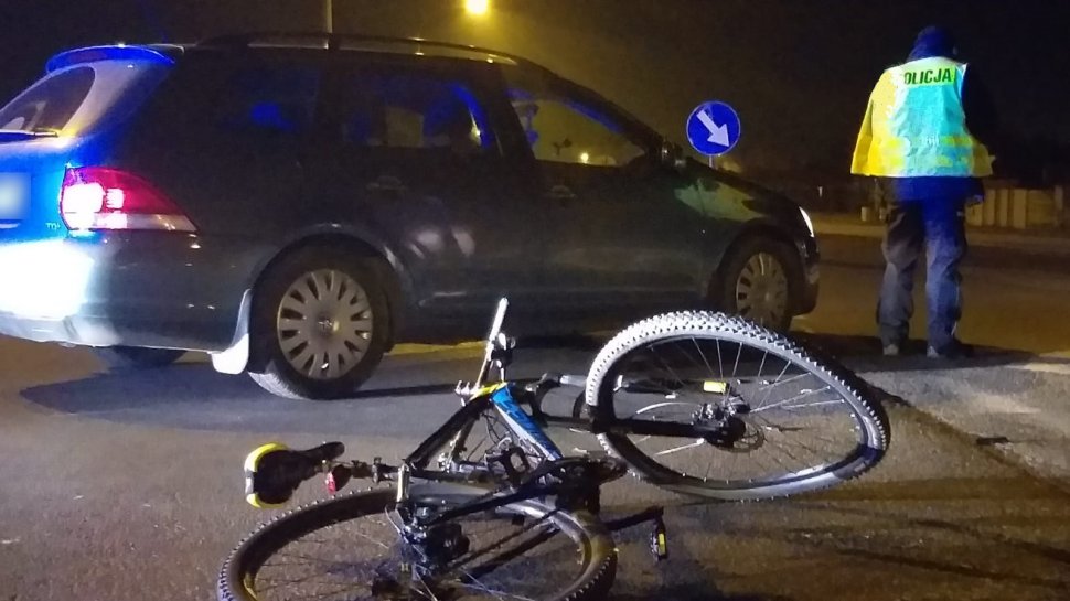 Rowerzysta potracony przez samochód w Zabrzu
