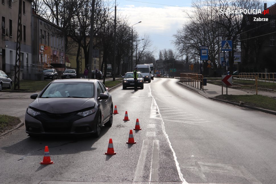 Wjechała w samochody czekające na zielone światło