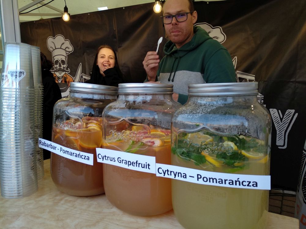 Żarciowozy i piękna pogoda – tłumy na żorskim rynku