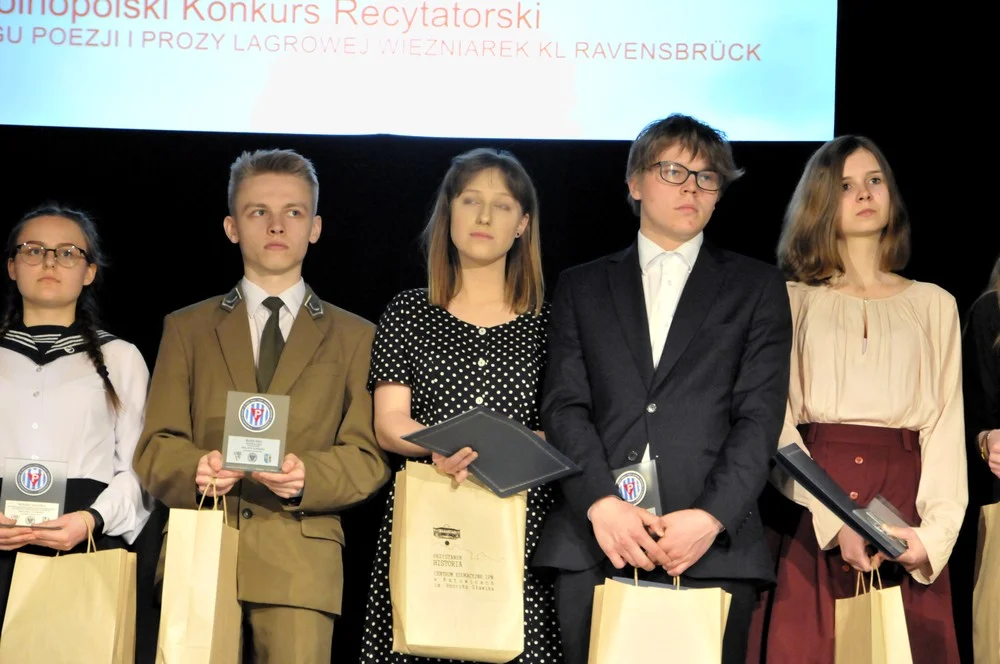 W kręgu poezji i prozy lagrowej 49