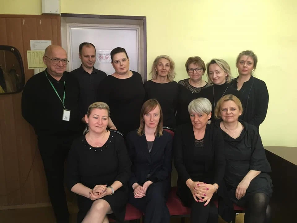 Strajk pracowników oświaty: Nauczyciele ubrani na czarno