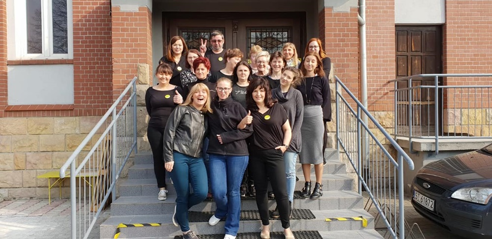 Strajk pracowników oświaty: Nauczyciele ubrani na czarno