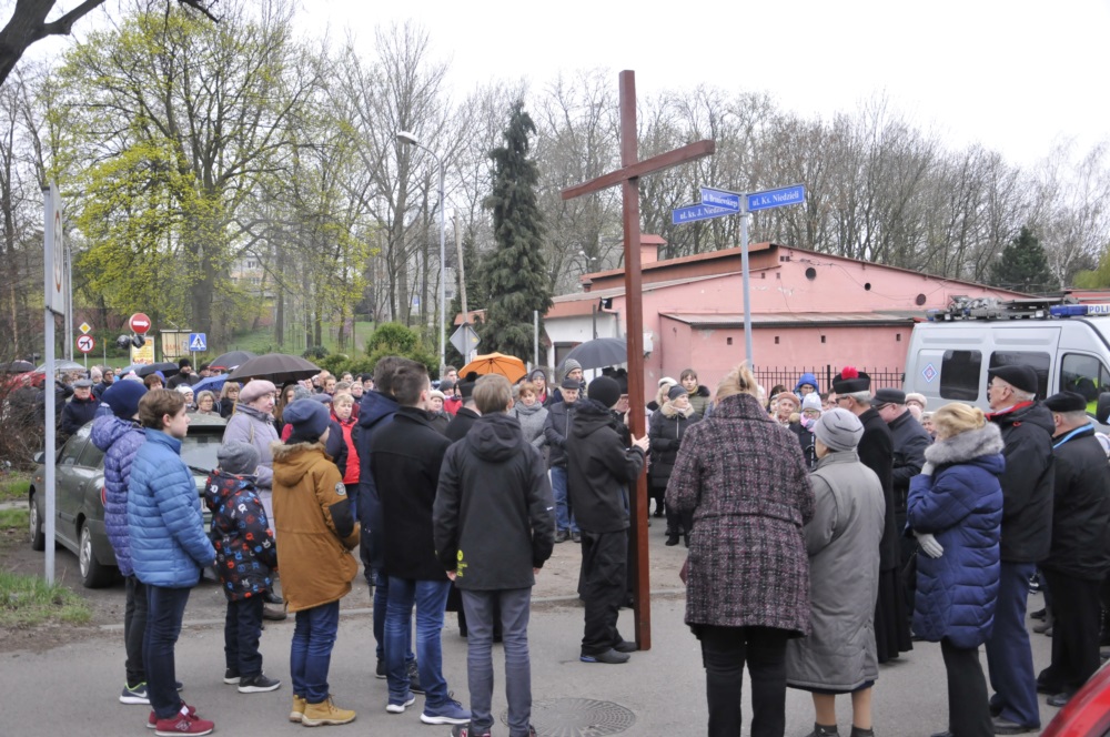 Procesje Drogi Krzyżowej przeszły ulicami Rudy Śląskiej