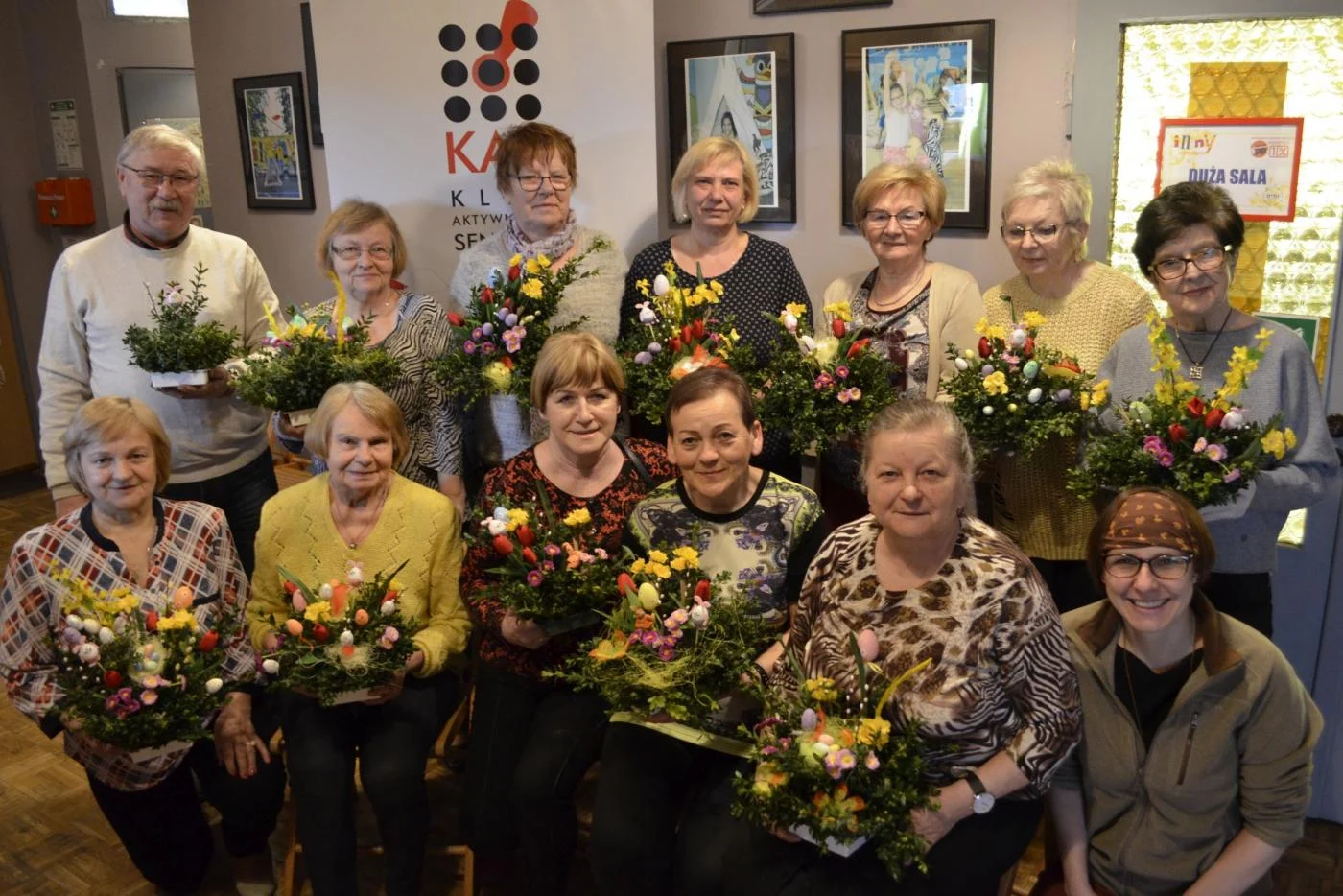 Seniorzy z KAS wzięli udział w warsztatach florystycznych