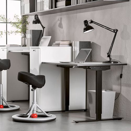 Dolegliwości będące efektem pracy w pozycji stojącej - jak im zapobiegać?