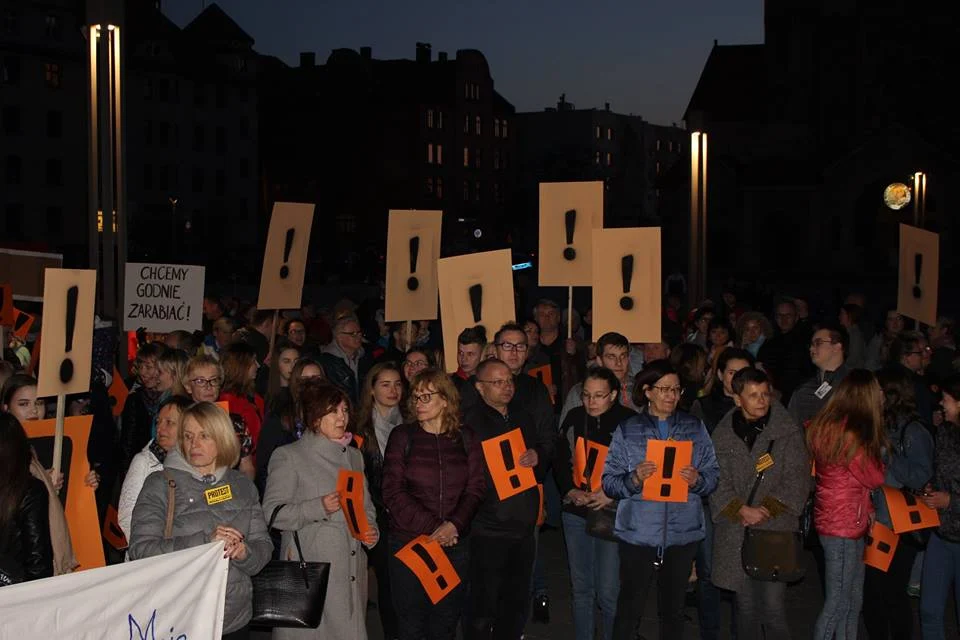 Łańcuch Światła dla nauczycieli w Rudzie Śląskiej 12