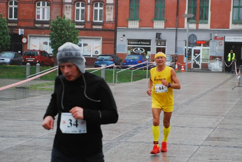 Bieg 12-godzinny w Rudzie Śląskiej wystartował!