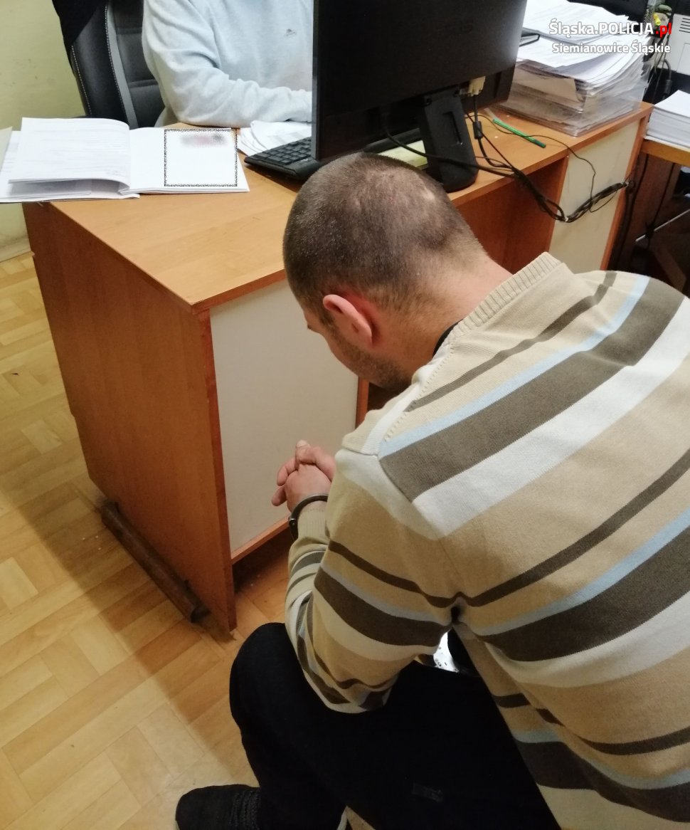 Mężczyzna napadł na starszą kobietę