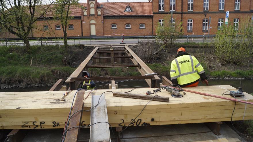 Powstaje kładka nad Kłodnicą