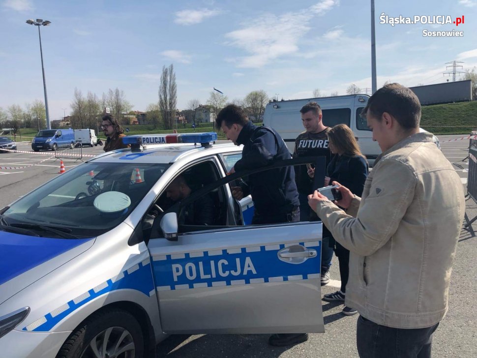 "Dawcy uśmiechu" wspólnie z policjantami na rzecz bezpieczeństwa