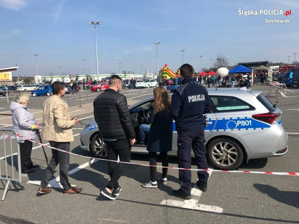 "Dawcy uśmiechu" wspólnie z policjantami na rzecz bezpieczeństwa