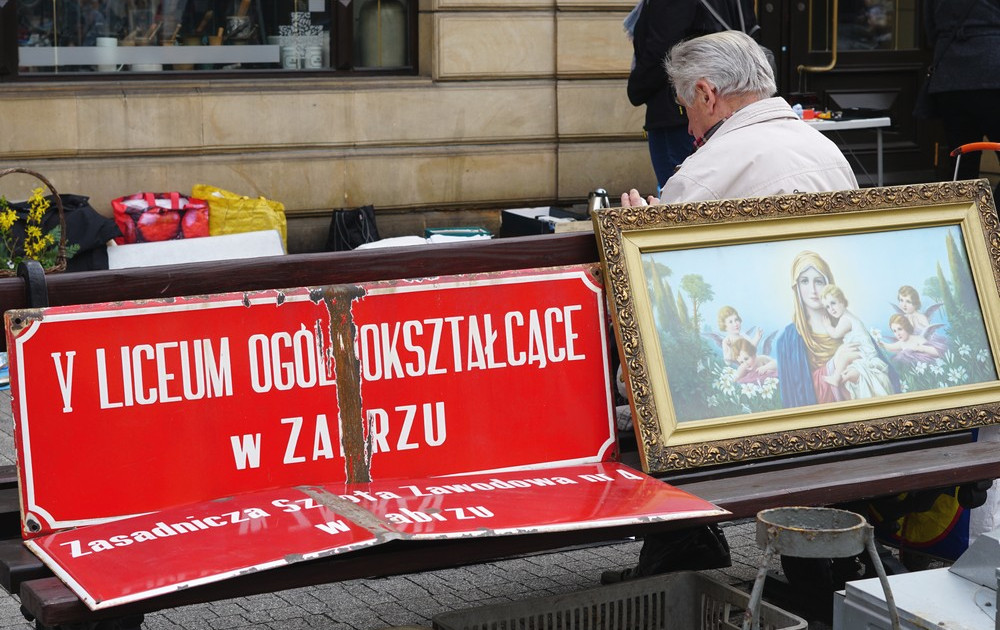 Jarmark Staroci Mikołów: Niespotykane okazy i tłumy odwiedzających na rynku [ZDJĘCIA]
