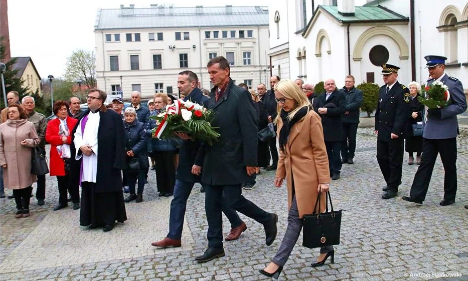 Mikołów: Uczcili pamięć ofiar mordu katyńskiego i katastrofy smoleńskiej