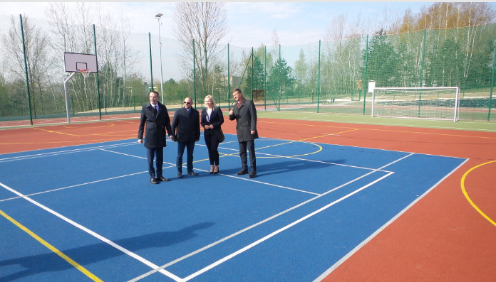 Nowe boisko w dzielnicy Reta