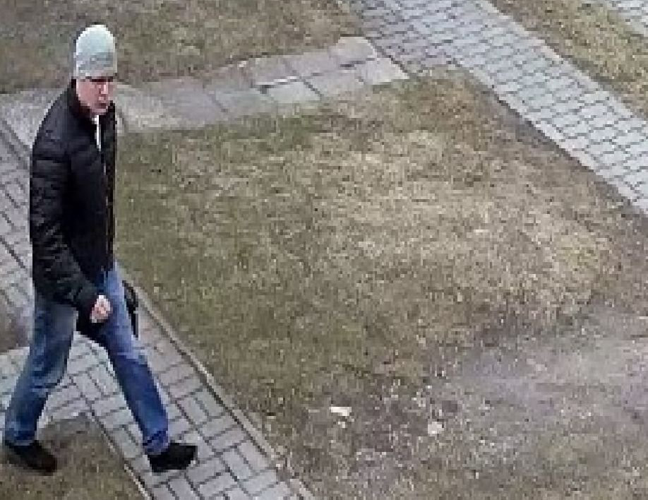 Ukradł pieniądze z probostwa. Publikujemy wizerunek sprawcy. Rozpoznajesz go?