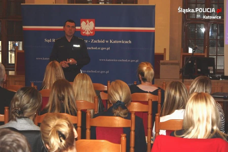Policjanci z Katowic szkolili kuratorów