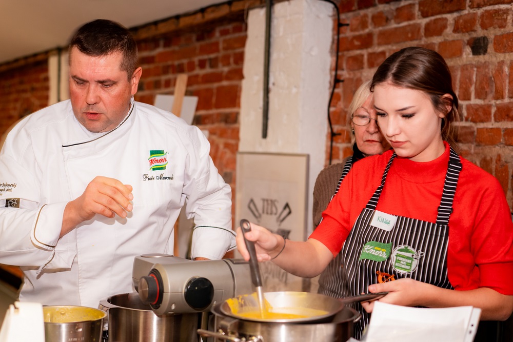 "Pomaganie przez gotowanie" - akcja dotarła do Katowic