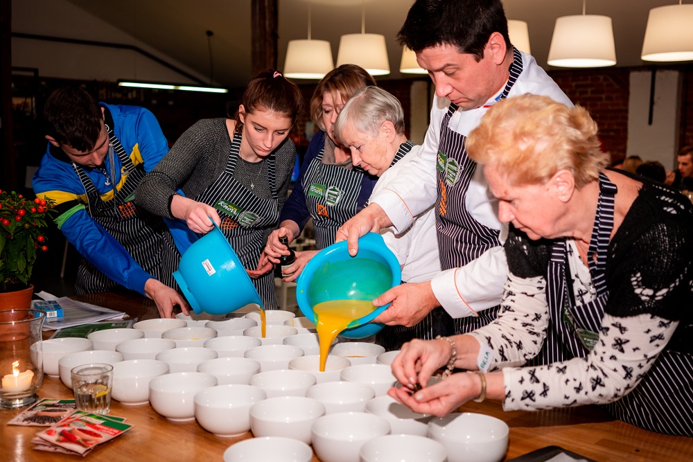 "Pomaganie przez gotowanie" - akcja dotarła do Katowic