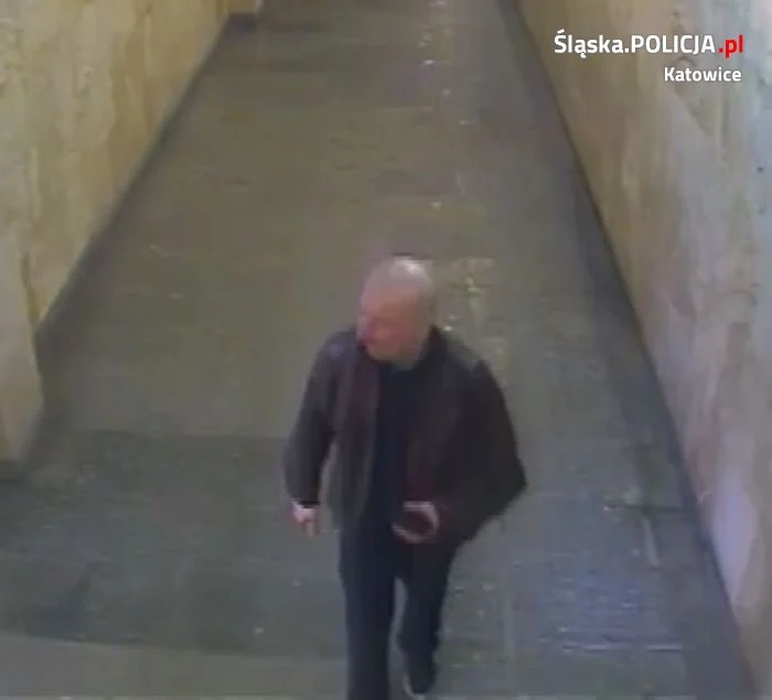 Ukradł telefon wart kilkaset złotych. Publikujemy wizerunek sprawcy