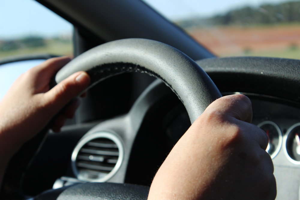 Umowa sprzedaży auta z zagranicy - zwróć uwagę na umowy połówkowe