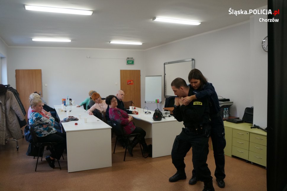 Policyjne warsztaty bezpieczeństwa i podstaw samoobrony