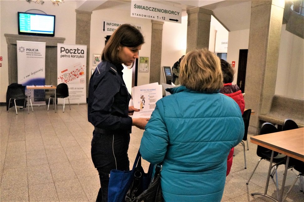 Seniorze, nie daj się oszukać! Policjanci, strażnicy i pracownicy ZUS dla seniorów