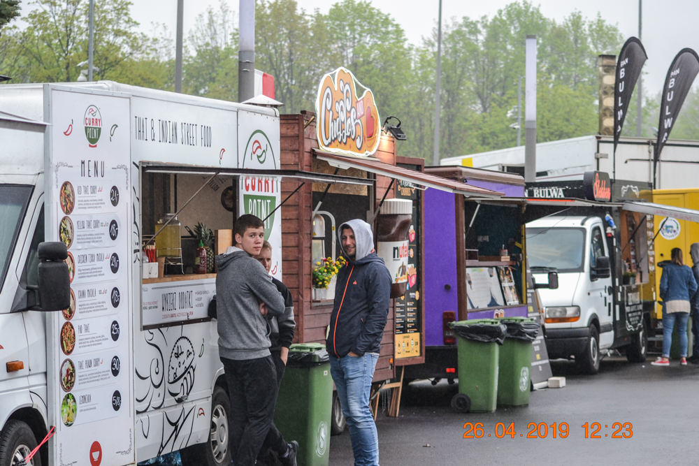 Food Trucki na Stadionie Śląskim – pogoda fatalna, ale warto przyjść [ZDJĘCIA]