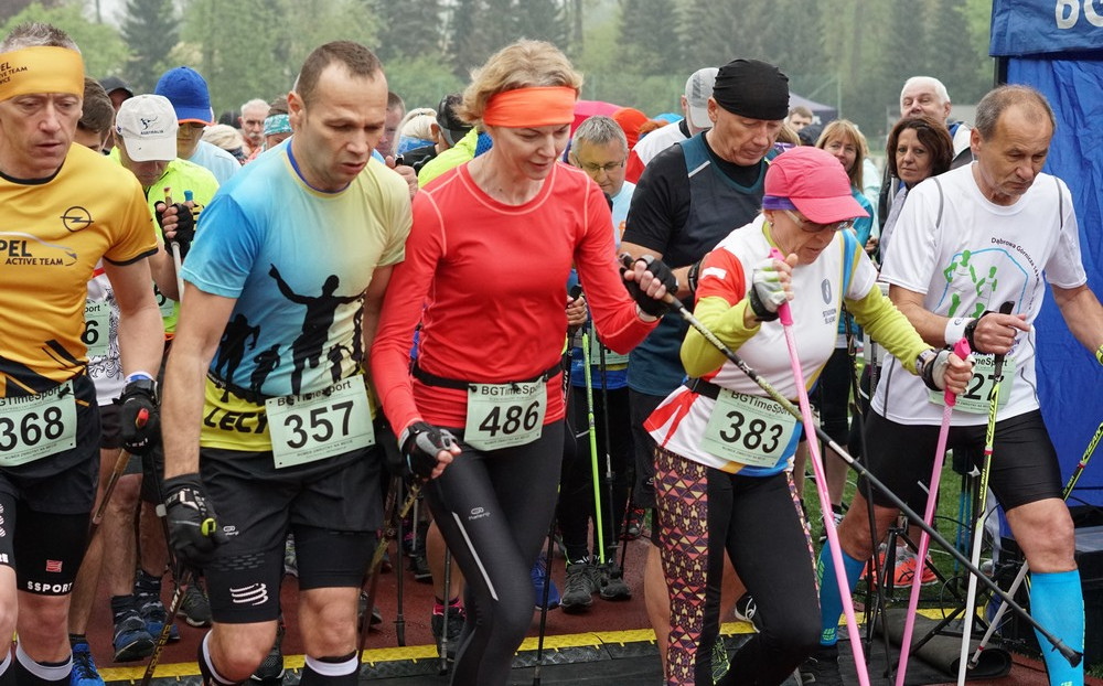 Stadion Śląski: ponad 400 osób na starcie VI. Ogólnopolskiego Marszu Nordic Walking [FOTO]