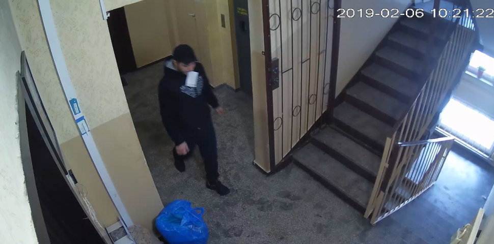 Dokonał kradzieży mieszkaniowej. Jego łupem padła gotówka i biżuteria. Poznajesz go?