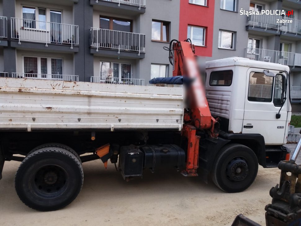 Składował nielegalnie odpady na terenie Zabrza. 25 - latek usłyszał zarzuty