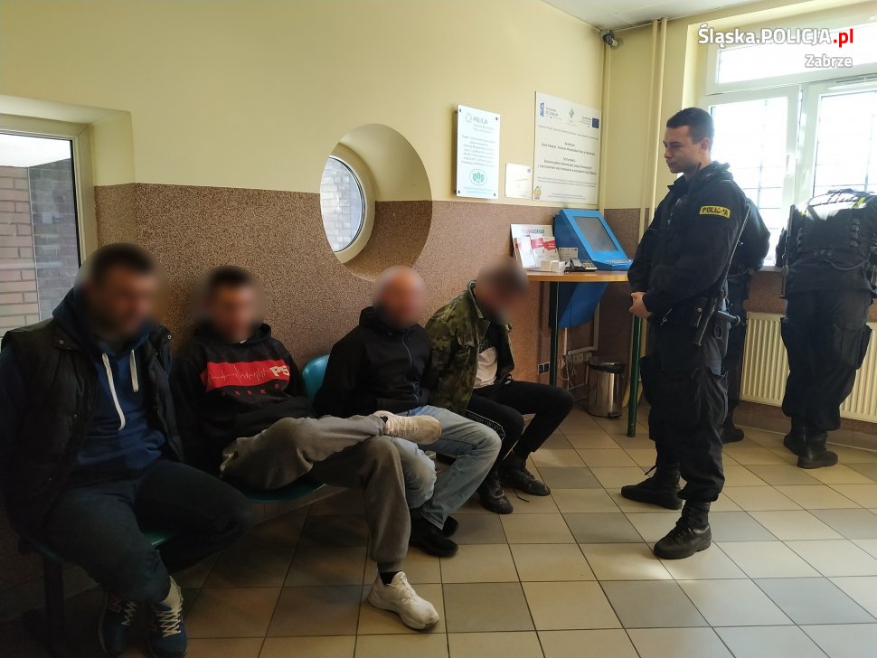 Zabrze: Czterech mężczyzn znieważyło i naruszyło nietykalność funkcjonariuszy