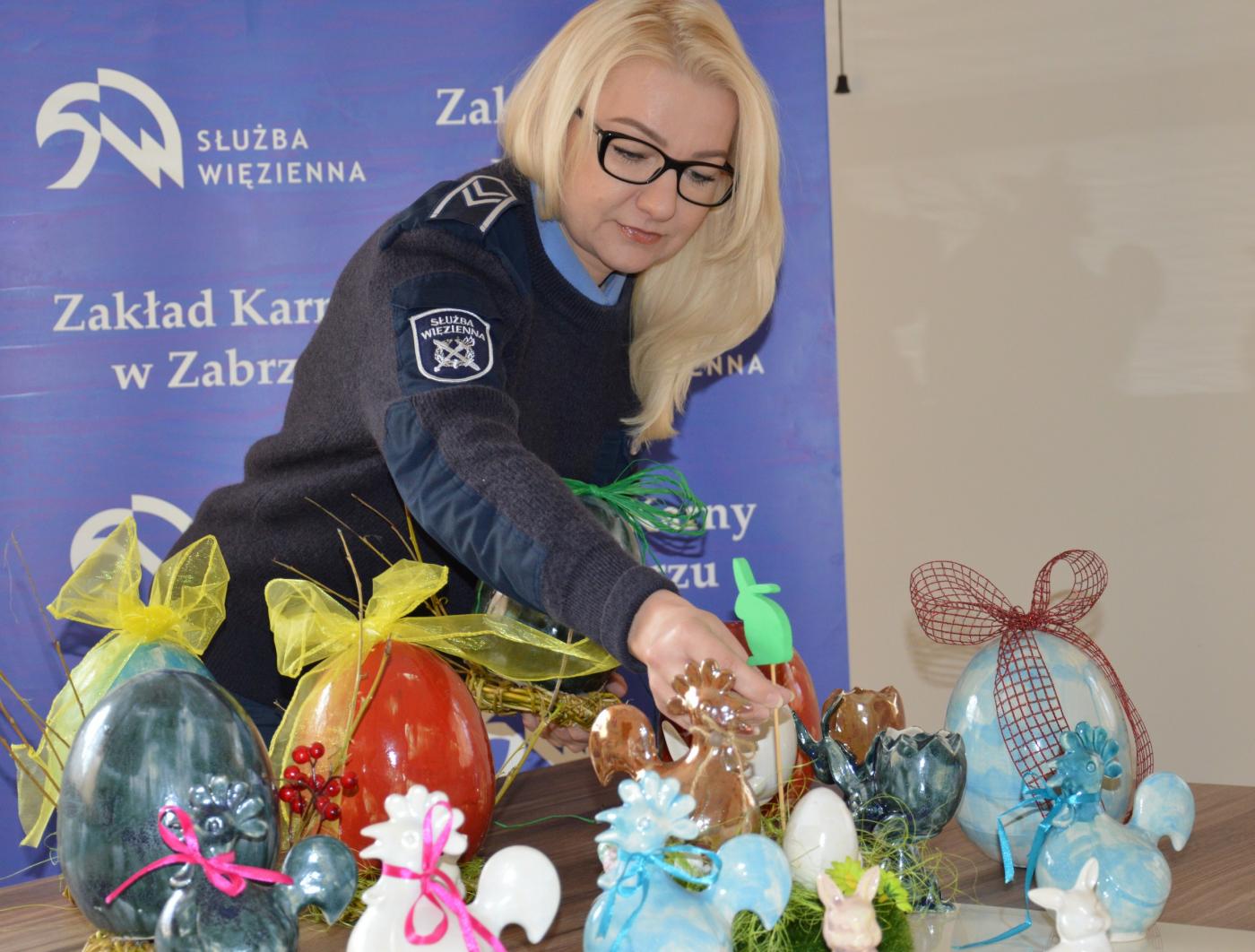 Funkcjonariusze z Zakładu Karnego w Zabrzu przygotowali paczki dla rudzkich dzieci