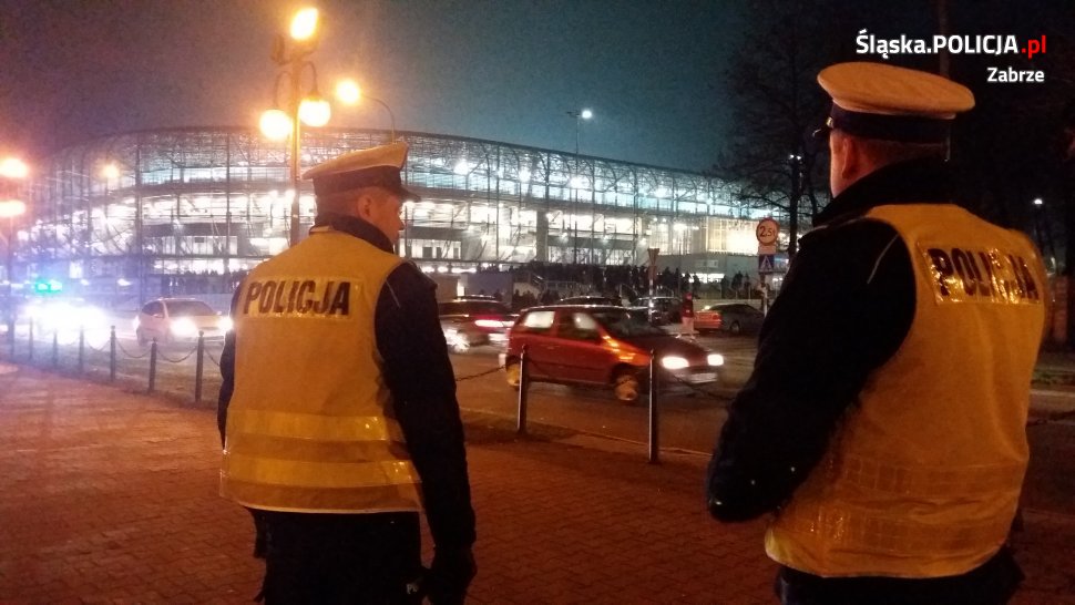 Zabrze: Podczas meczu Górnika Zabrze z Arką Gdynia 41-latek wtargnął na teren stadionu