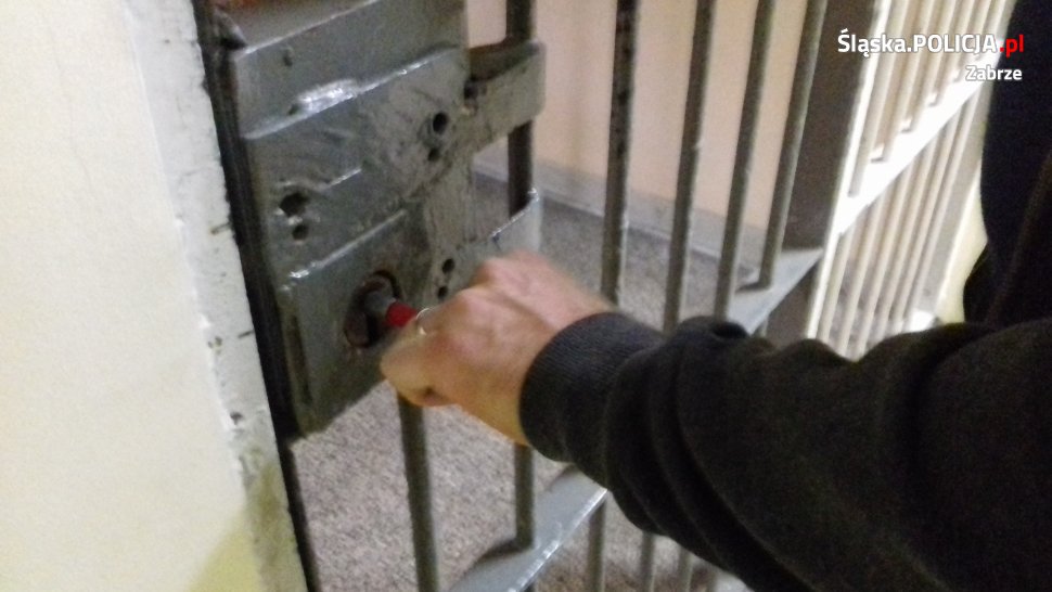 Pobił i okradł przypadkowo spotkanego przechodnia. Został aresztowany