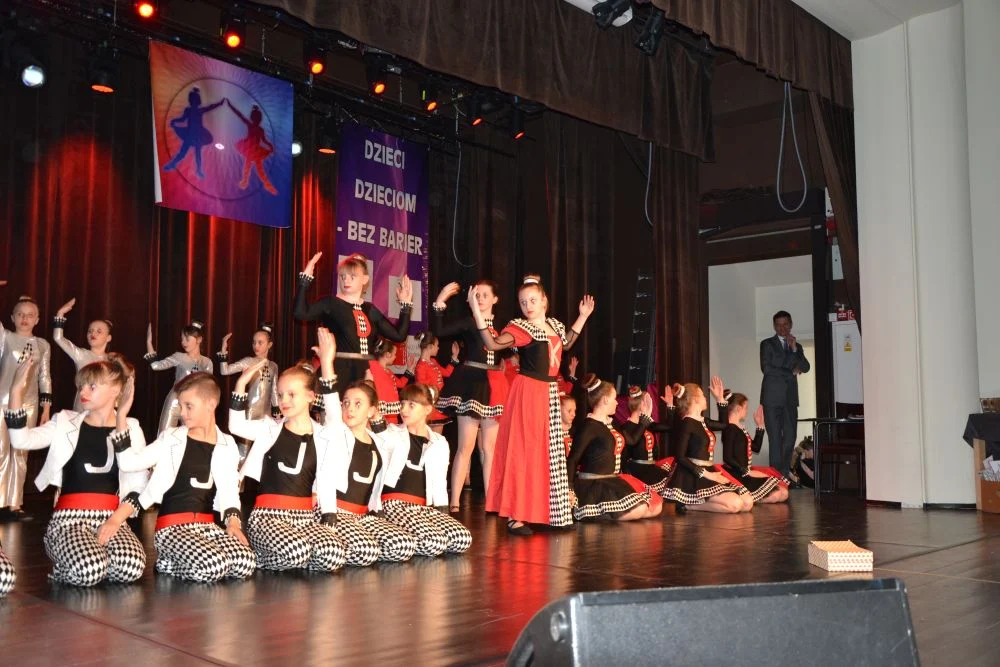 vii-ogolnopolski-festiwal-tanca-dzieci-dzieciom-bez-barier 20